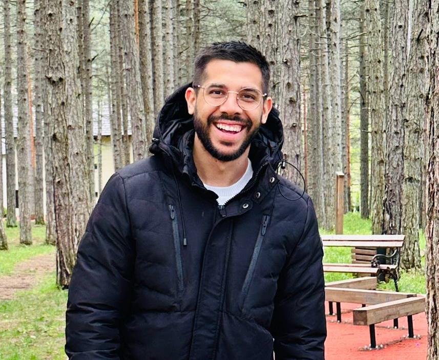 Daniel Rojas — consultor de IA para hispanohablantes